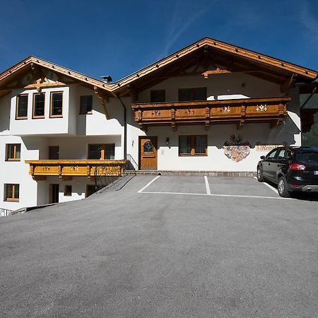 Appartementhaus Pinnisblick Neustift im Stubaital Luaran gambar