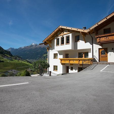 Appartementhaus Pinnisblick Neustift im Stubaital Luaran gambar