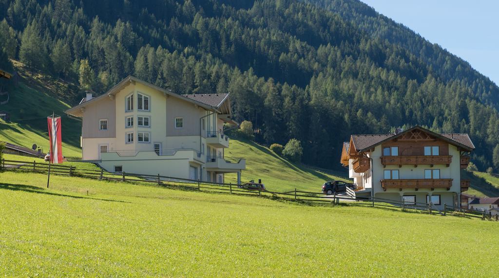 Appartementhaus Pinnisblick Neustift im Stubaital Luaran gambar