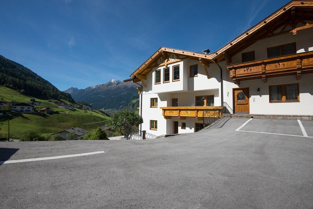 Appartementhaus Pinnisblick Neustift im Stubaital Luaran gambar