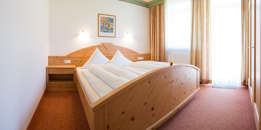 Appartementhaus Pinnisblick Neustift im Stubaital Bilik gambar